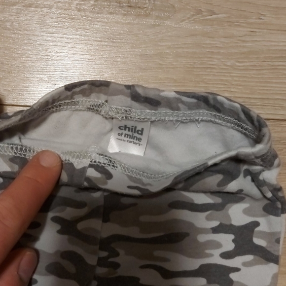 6-12 month pants - Picture 2 of 3